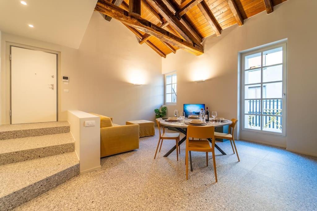 Elegante Loft A 200 A Metri Dal Duomo Como Exterior foto